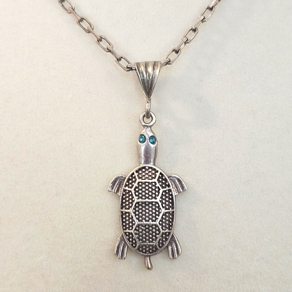 Vintage Southwestern Style Sterling Silver Necklace Turtle Pendant Chain Unisex